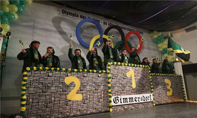 Der Elferrat mit Sitzungspräsident Björn Schmickler führte durch das Programm. CEW