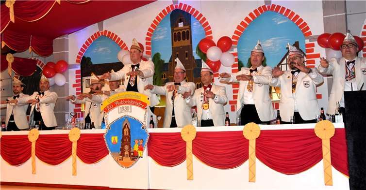 Der Elferrat mit seinen Vorsitzenden erlebte eine Sitzung der Spitzenklasse. Fotos: EICH