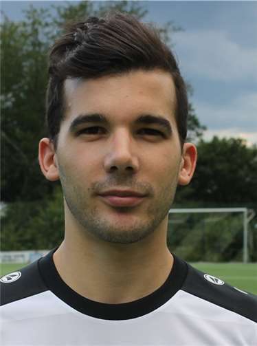 Der Ellinger Joscha Lindenau sah in der 70. Minute die Rote Karte. LS