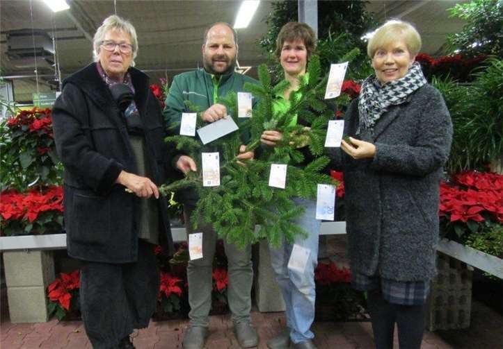 Der Erlös aus Waffel- und Punschverkauf kommt nun einem guten Zweck zugute. privat