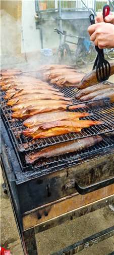 Der Erlös der verkauften Forellen und der Einnahmen in der bereitgestellten Spendenbox betrugen sagenhafte 3649,50 Euro. Foto: privat