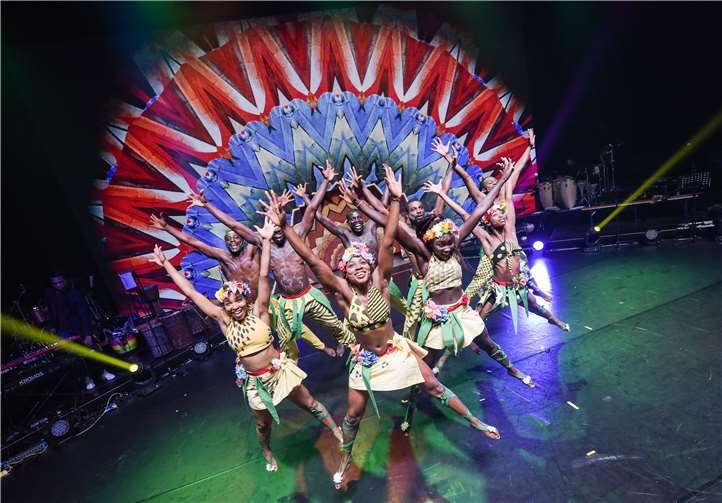 Der Eröffnungstanz. Foto: Nilz-Boehme