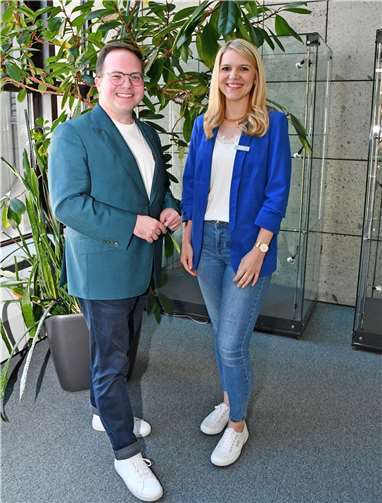 Der Erste Kreisbeigeordnete Pascal Badziong heißt Meike Koch in ihrer neuen Funktion als Psychiatrie- und Teilhabekoordinatorin herzlich willkommen.  Foto: Kreisverwaltung/M.Frank