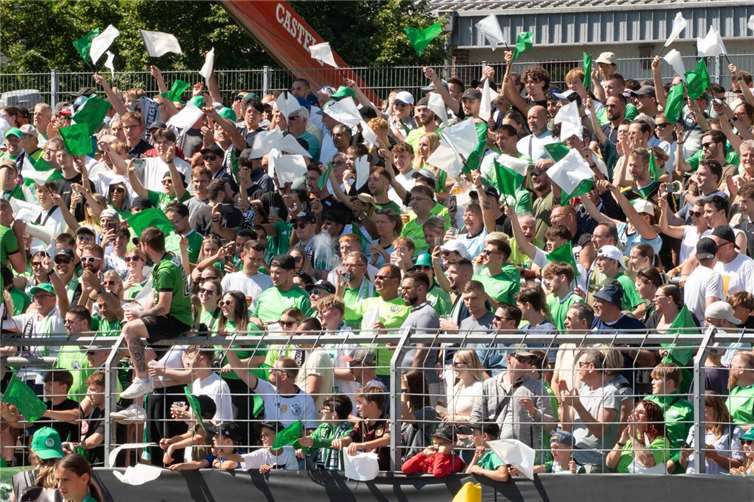 DFB-Pokal: Ein großer Tag für FV Engers Der FV Engers wurde von zahlreichen Fans unterstützt.