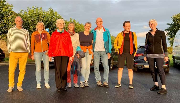Der FWV (Freizeit- und Wassersportverein) begab sich auf eine spannende Kajaktour nach Leutesdorf. Fotos: privat