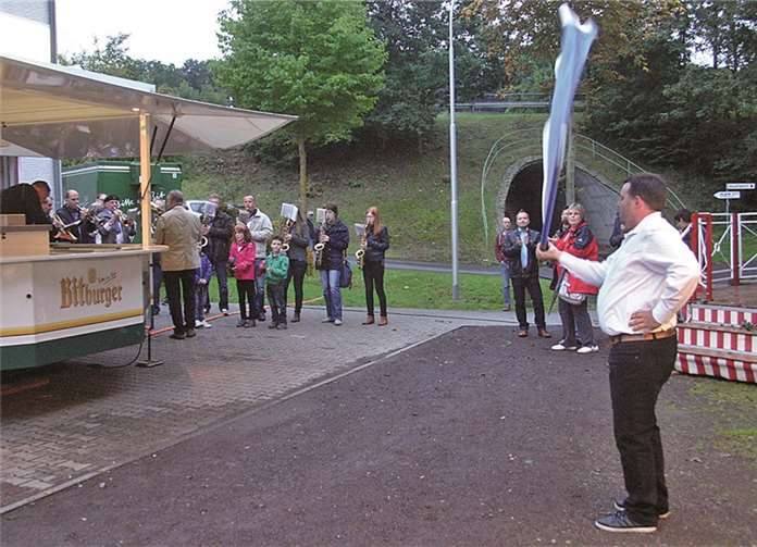 Der Fändelschwenker des JGV Glees Johannes Mohr schwenkte das Fähndel.