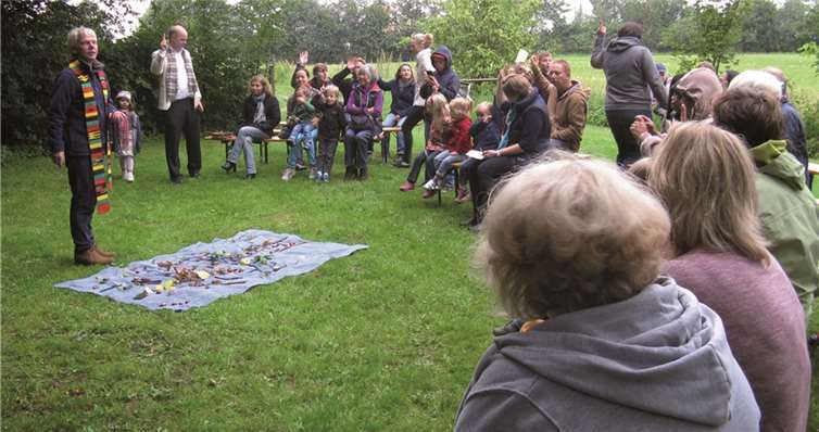 Der Familiengottesdienst wurde am Grillplatz in Oedingen gefeiert.Helga Hoffmann