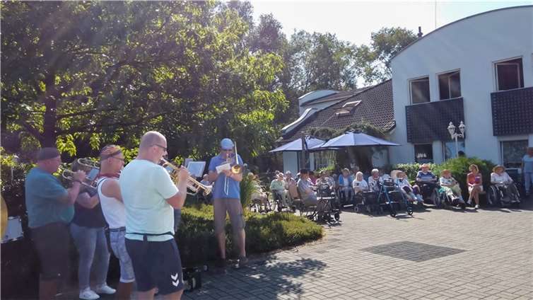 Der Fanfarenzug Brohltalklänge e.V. brauchte Freude. Quelle: Seniorenzentrum Villa Romantica GmbH