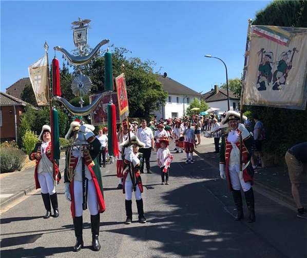 Der Fanfarenzug Rot-Weiss Vallendar in Rheinbach.  Foto: privat