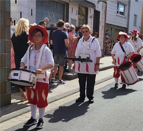 Der Fanfarenzug Vallendar in den Straßen von Koblenz-Dieblich.  Foto: privat