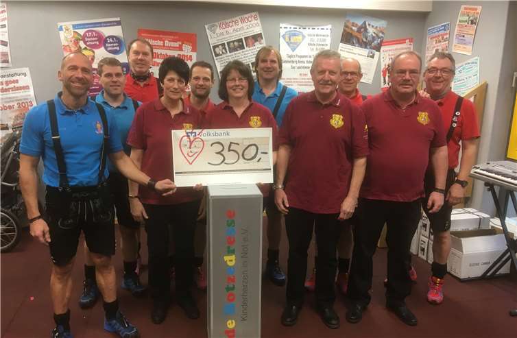 Der Fanfarenzug Wassenach e.V. überreichte die Spende an den Verein Botzedresse für Kinderherzen in Not e.V. Privat