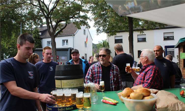 Der Fassanstich erfolgt nach dem Baumstellen.