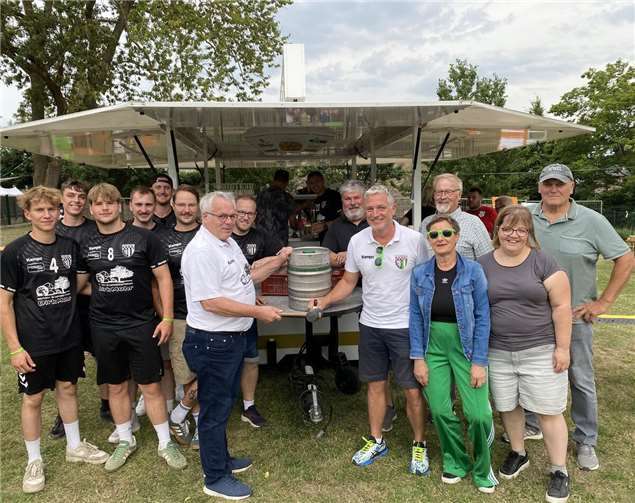 Der Fassanstich eröffnete offiziell das Bungertfest 2025 in Mendig.  Fotos: JK