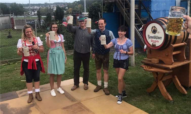 Der Fassanstich wurde von Prinz Hubertus und Confluentia Sabine gekonnt vollzogen.Fotos: privat