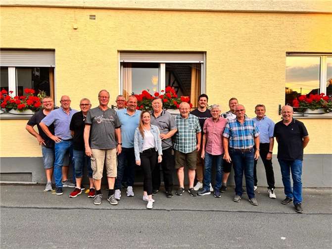 Der Festausschuss für das Jubiläumsjahr 2024/2025. Foto: Funkencorps Blau-Gold Leubsdorf 1985 e.V.