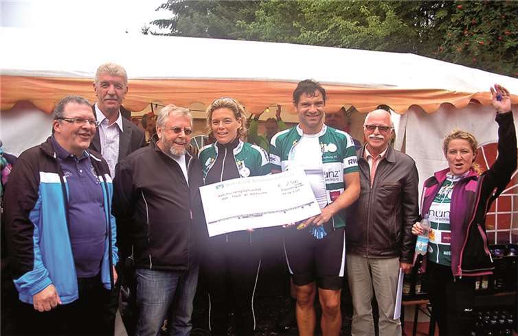 Festlich, spannend und unterhaltsam Festlich, spannend und unterhaltsam