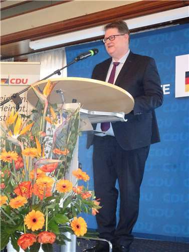 Der Festredner MdEU Ralf Seekatz bei seiner Rede.