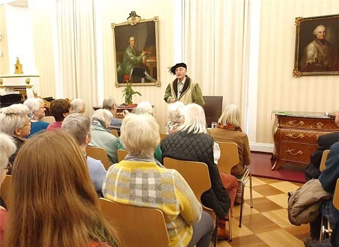 Der Festsaal war mit Märchenfans voll besetzt. Foto: Thomas Höfner