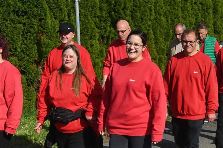 Der Festumzug führte vom Friedhof zur St.-Stephanus-Kirche.