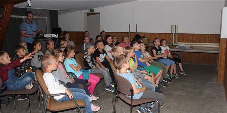 Der Film „Plastik überall: Wie stoppen wir das Müllproblem?“ zog die Teilnehmer in seinen Bann.