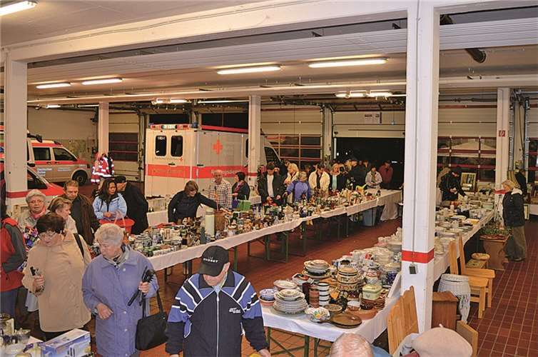 Der Flohmarkt lockte zahlreiche Besucher an.privat