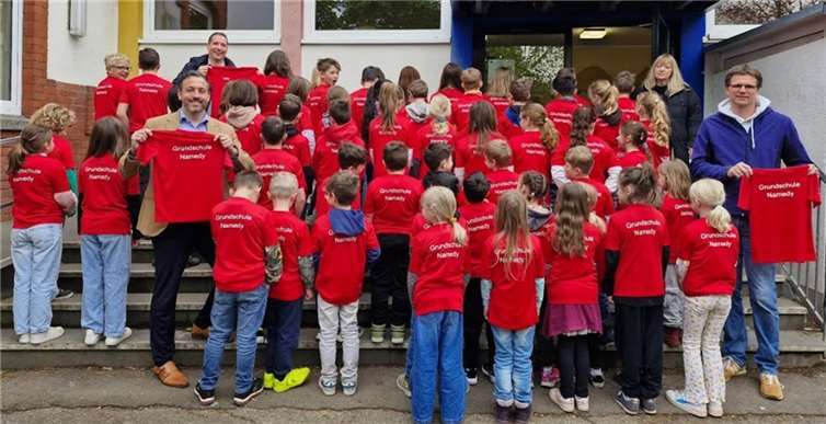 Der Förderverein Grundschule und Kindergarten Namedy e.V. zeigt sein Engagement für die Förderung von sportlichen Aktivitäten bei den Schülerinnen und Schülern der Grundschule Namedy. Foto: privat