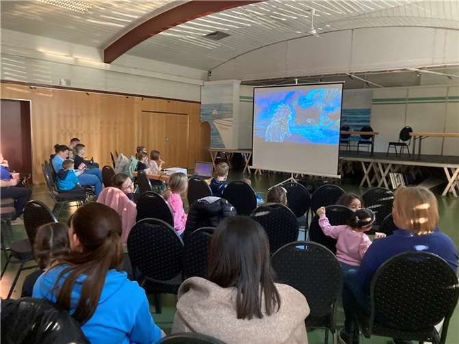 Der Förderverein Kindergarten Regenbogenland Bell e.V. veranstaltete einen Flohmarkt für Kindersachen in der Bernd-Merkler-Halle in Bell.