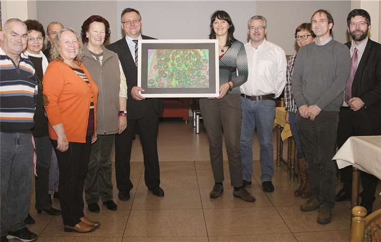 Der Förderverein „Von Mensch zu Mensch“ Kloster Ebernach überreichte dem BeneViez- Organisationsteam ein Bild aus dem Künstleratelier Kloster Ebernach.Privat