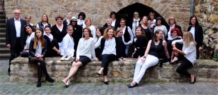 Der Frauenchor „CANTARA“ aus Albig freut sich darauf, mit Kaplan Dominic Lück das Hochamt zu gestalten. Foto: privat