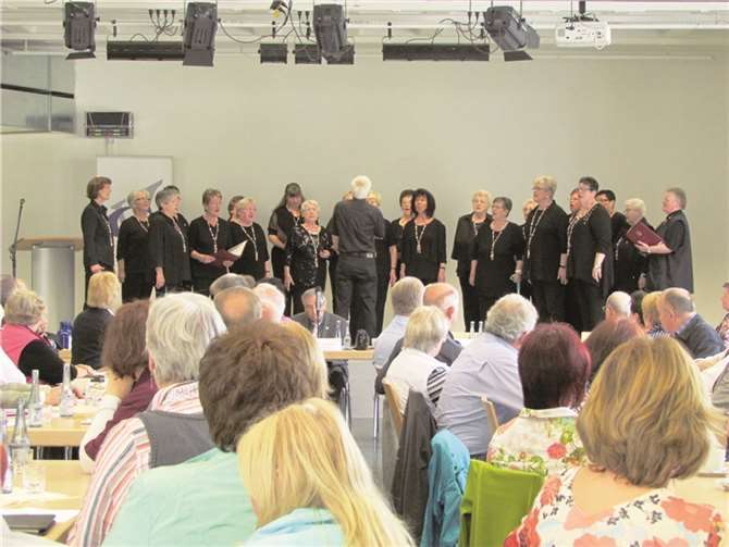 Der Frauenchor Heimbach-Weis umrahmte den Kreissängertag des Kreis-Chorverbandes.Hans Hartenfels