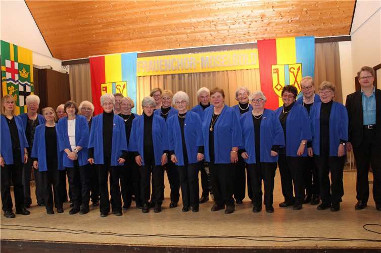 Der Frauenchor Niederfell verabschiedete sich nach 40 Jahren mit einer erlebnisreichen, fröhlicher, teils wehmütigen Abschiedsfeier.Foto: privat