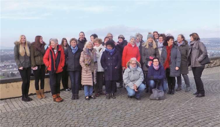 Der Frauenchor Rengsdorf, mit alten und neuen Mitgliedern, während ihres Chorwochenendes auf der Ehrenbreitstein. Privat