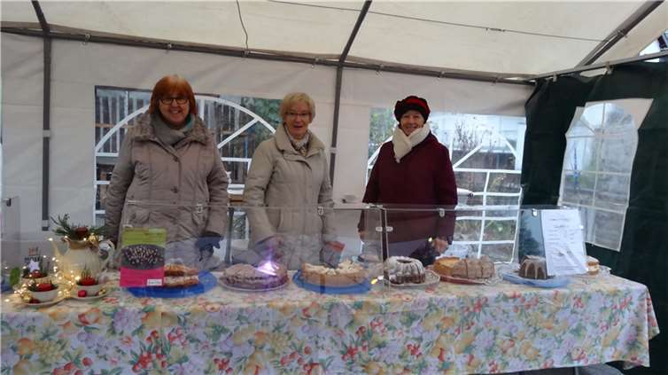 Der Frauenchor „ToninTon Cochem“ e.V. präsentierte eine reichhaltige Kuchentheke. Foto: privat