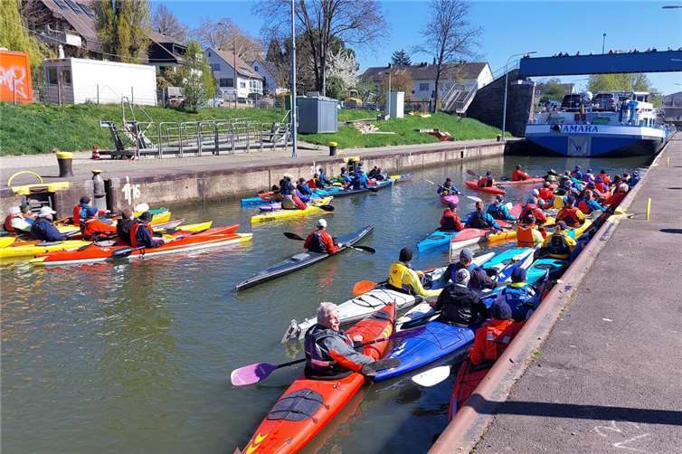 Der Freie Wassersportverein war in diesem Jahr Gastgeber des Anpaddelns des Kanuverbandes Rheinland. Fotos: privat