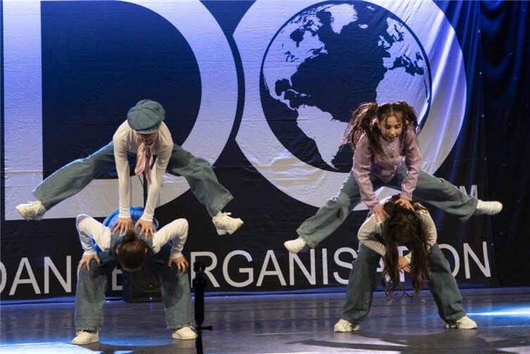 Der Funke springt über: Tanzfreude und Präzision prägen die Performance der TFMonster.