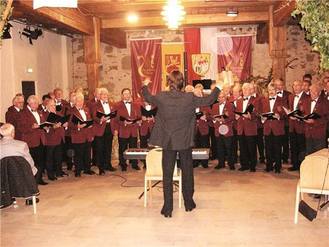 Der GV Sängerkranz Cäcilia aus Neunkirchen am Brand zu Gast auf unserem Sängerfest.