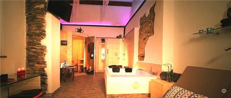 Der Gast hat das ganze Wellness-Ferienhaus mit Spa für sich alleine.privat