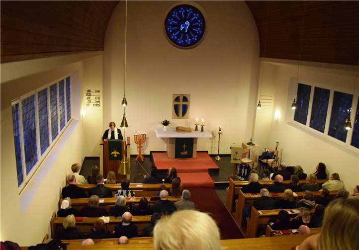Der Gedenkgottesdienst in der Friedenskirche war gut besetzt.