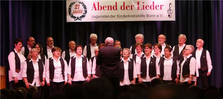 Der Gemischte Chor Liederkranz Ahrbrück hatte mit Dirigent Raimund Jacobs wieder einen beeindruckende Auswahl seines Repertoires vorbereitet.