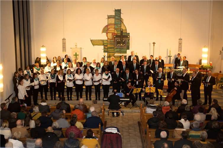 Der Gemischte Chor begeisterte das Publikum. Foto: privat