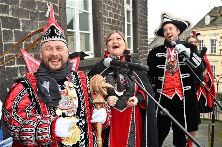 Der Gesangswettstreit konnte beginnen.