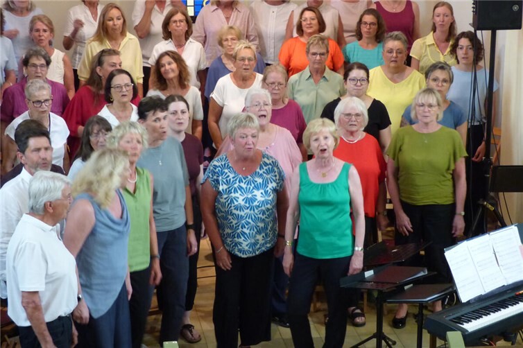 Der Gesangverein Oberbieber bei seinem Benefizkonzert zugunsten der Kirchturmsanierung