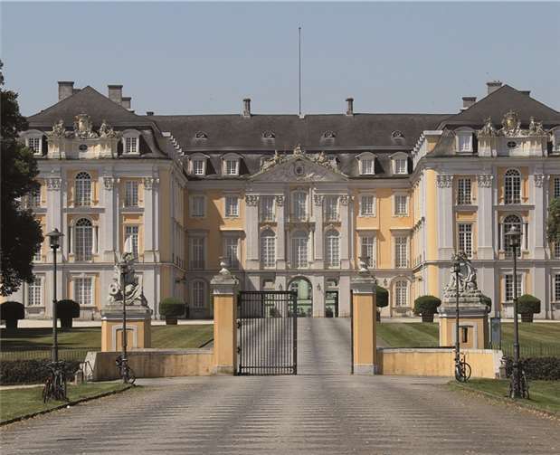 Der Geschichtsverein Plaidt plant im Oktober einen Besuch mit Führung im Schloss Augustusburg.  privat