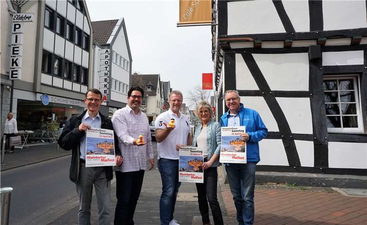 Der Gewerbeverein Rheinbach lädt ein zum Frühlingserwachen in der Rheinbacher Innenstadt am Sonntag, 29. April mit verkaufsoffenem Sonntag. -EICH-