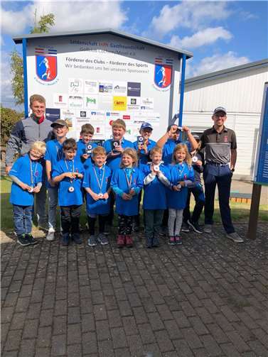 Der Golfnachwuchs bei seinem sportlichen Jahreshöhepunkt.  Foto: Golfclub Cochem