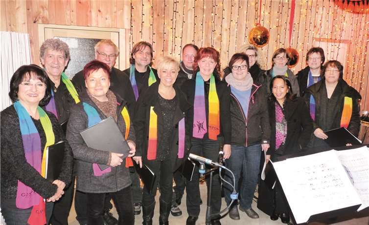 Der Gospelchor Burgbrohl stimmte die Besucher auf die Festtage ein.FRE