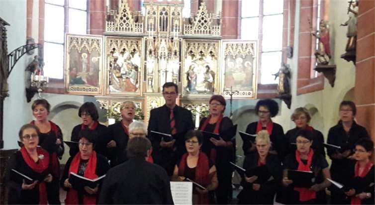 Der Gospelchor „Happy Voices“ aus Andernach-Miesenheim begrüßte zur „Gospel-Time“ privat