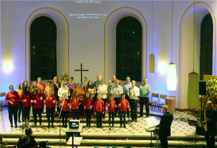Der Gottesdienst in der Friedenskirche wurde tatkräftig musikalisch unterstützt. Foto: Hans Hartenfels