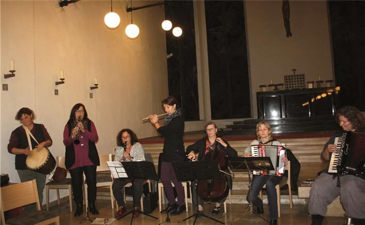 Der Gottesdienst wurde mit Musik der Klezmer-Gruppe „Niealldoh“ begleitete. privat