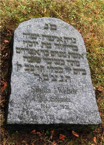 Der jüdische Friedhof in Rheinbach - ein Ort jüdischer Kultur Der Grabstein der Sibilla Weber, geb. Schmitz, auf dem jüdischen Friedhof Rheinbach. Foto: Stadtarchiv Rheinbach